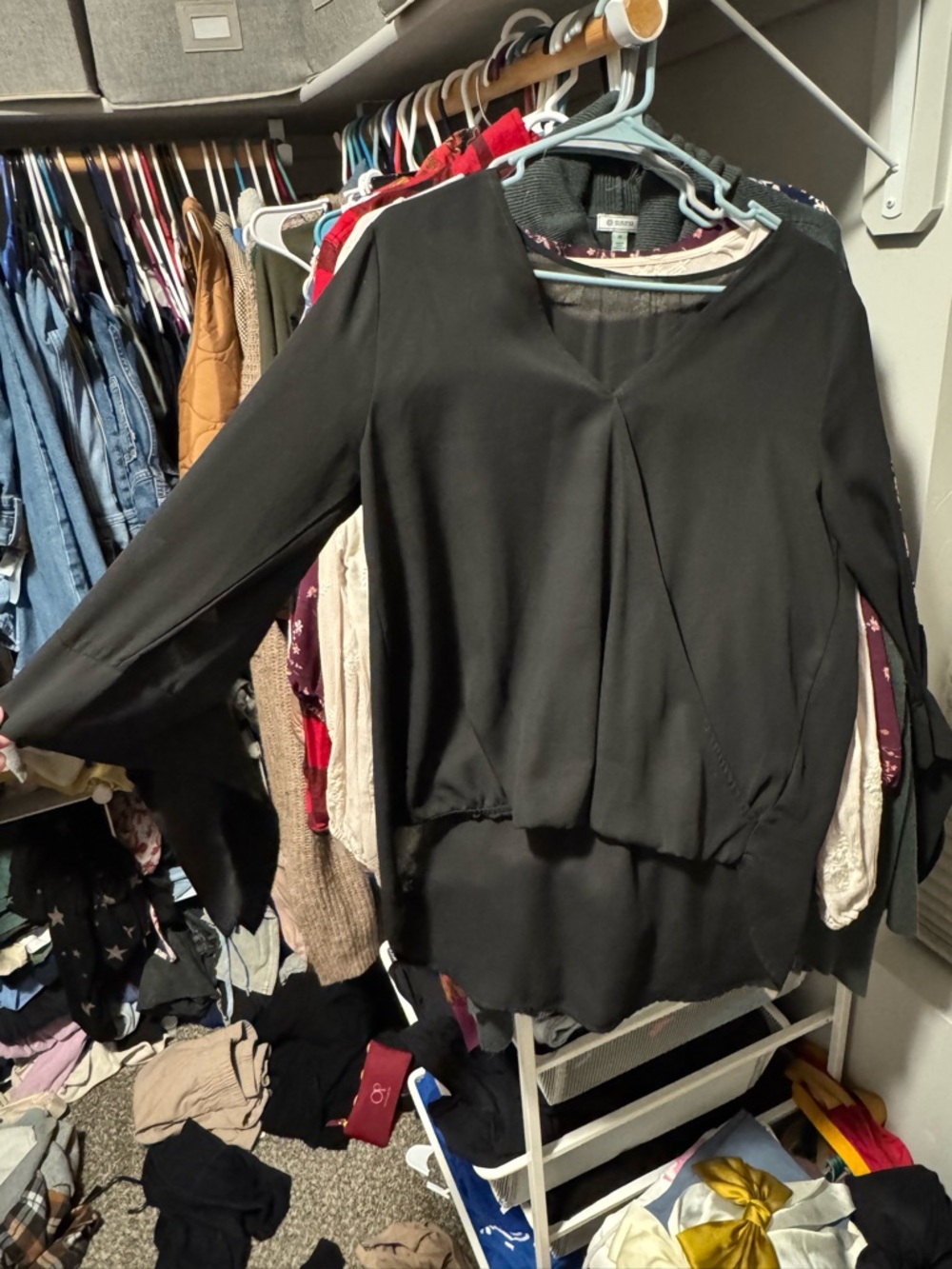 West Kei Black V-Neck Long Sleeve Blouse